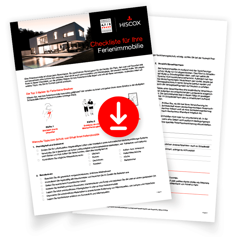 Zwei übereinanderliegende Dokumente mit dem Titel „Checkliste für Ihre Ferienimmobilie“ von Hiscox, oben ein Foto eines modernen Hauses, darunter Text und Illustrationen; in der Mitte ein rotes Download-Symbol.
