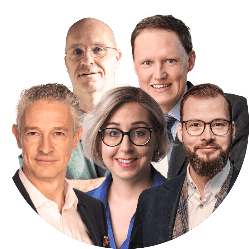 Eine Referentin und vier Referenten der Hiscox IDD-Days 2026 zusammen auf einem Bild